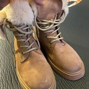 Women's Tan Shearling Lace-Up Boots